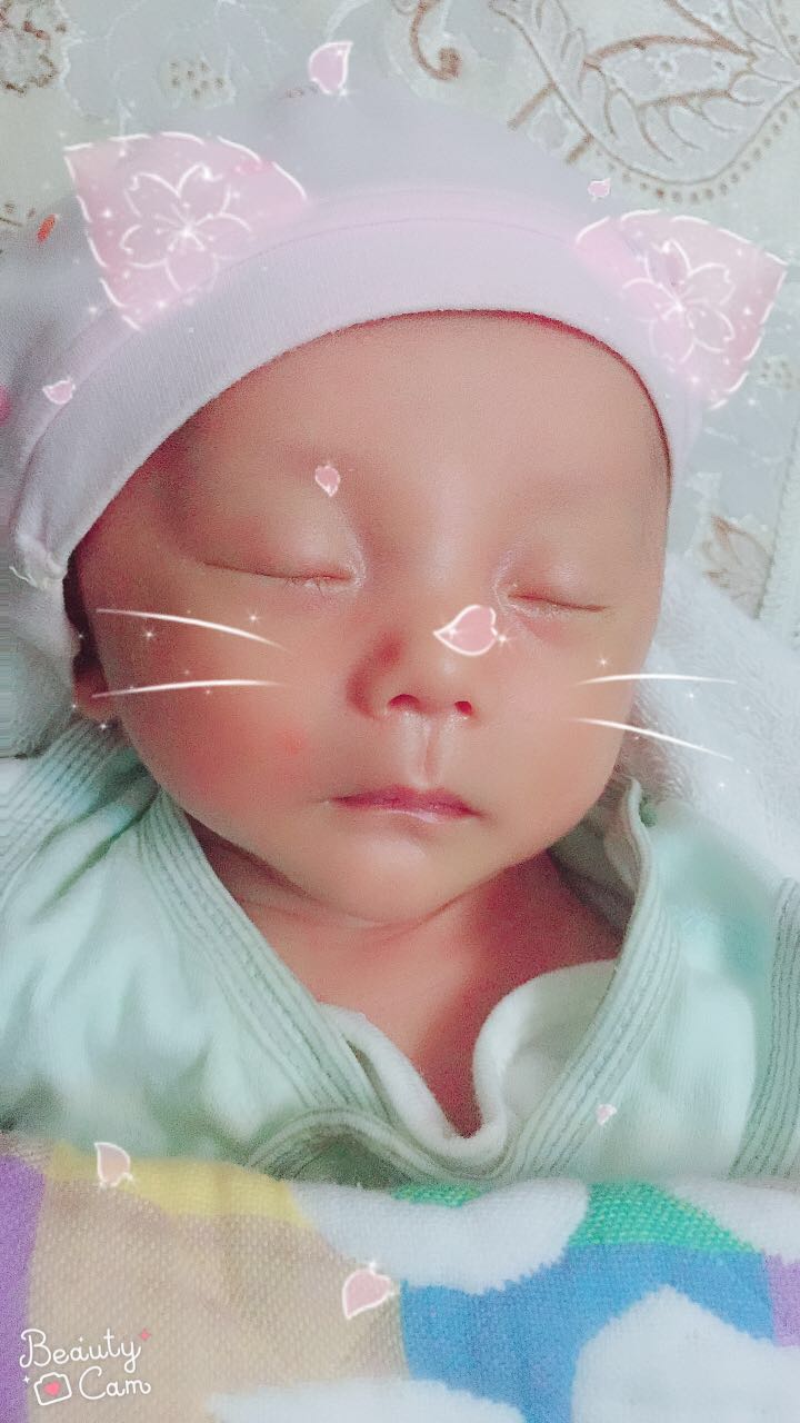 淇淇满月宴会邀请