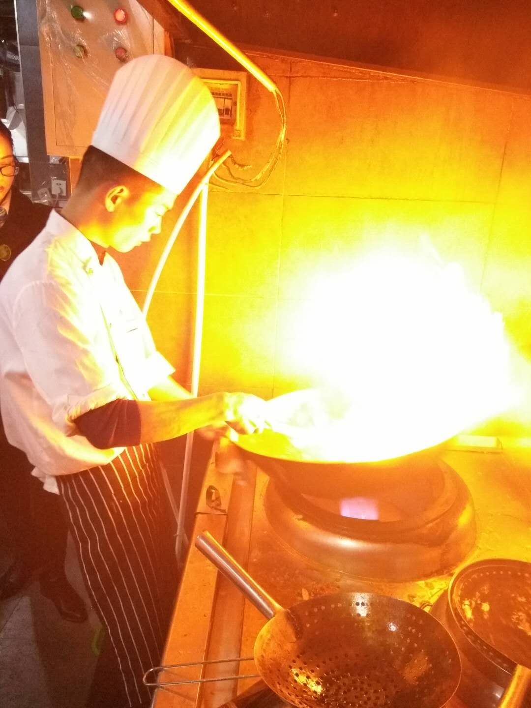 團(tuán)年宴大廚上線，美味觸動舌尖！