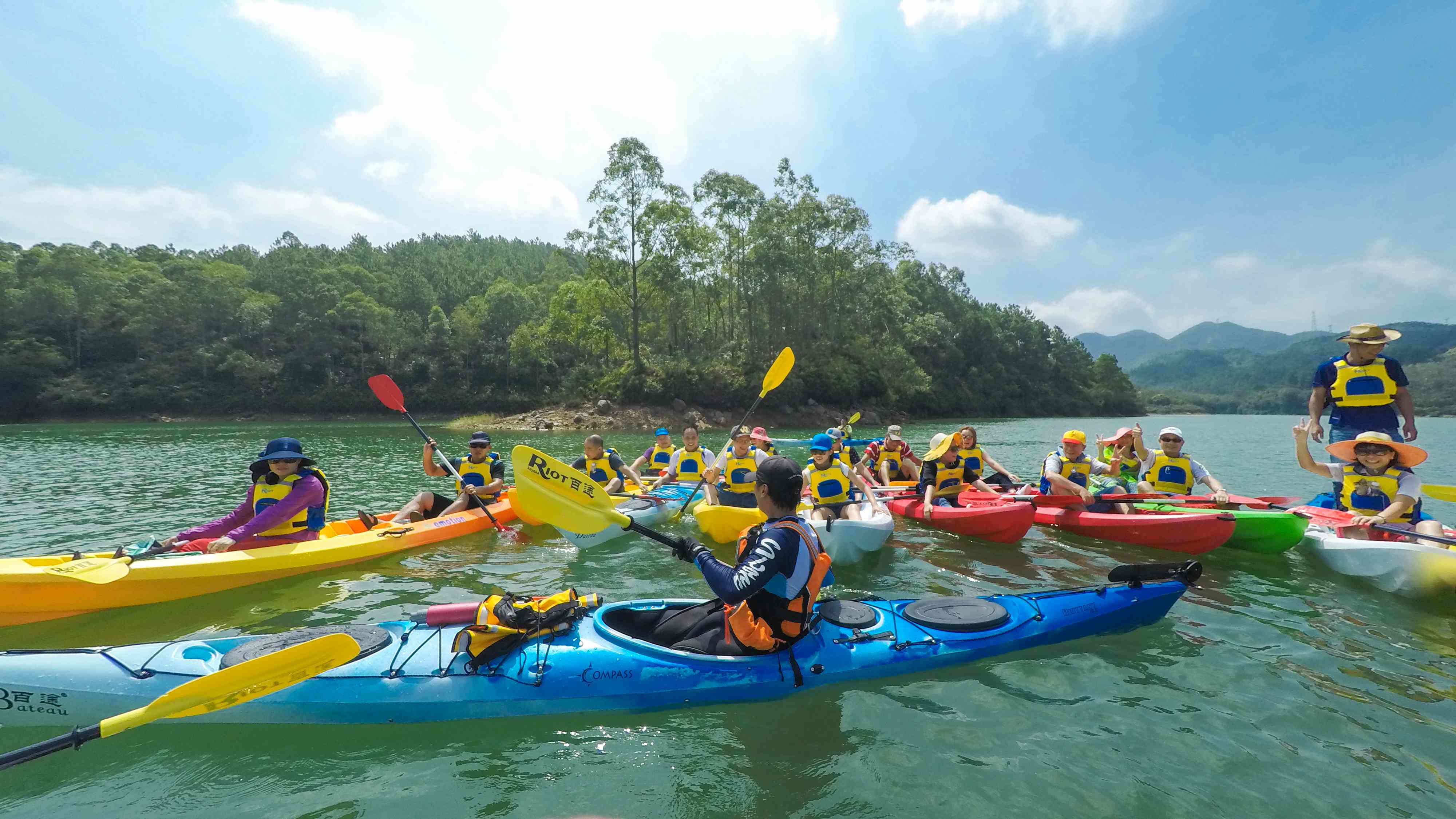 不足30人活动取消 如活动取消 已报名者退全款 并且每人赠送 皮划艇