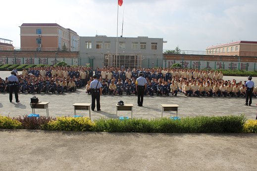 云南省昭通监狱五监区"两学一做"专题学习