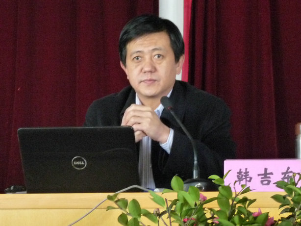 汪兴益 安徽省铜都双语学校总校长,五环课道 教学模式创立者 韩吉东