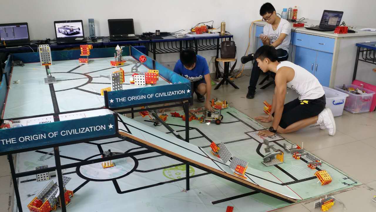 顺峰中学2018喜招新生电子邀请函