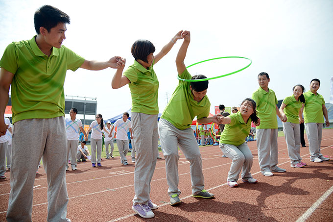 《呼啦圈过山车》