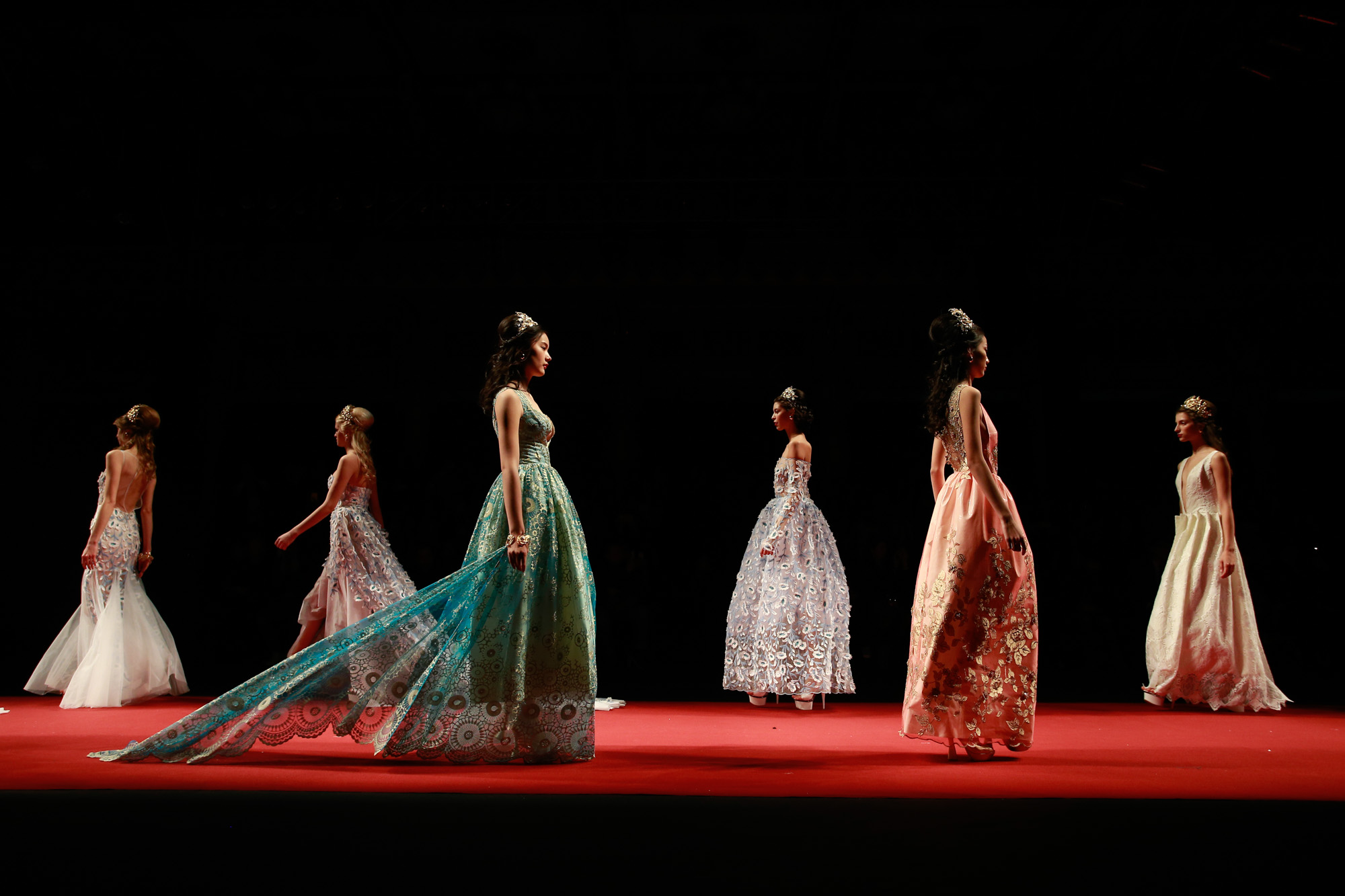 中国国际时装周-《国色·女王》发布会邀请函