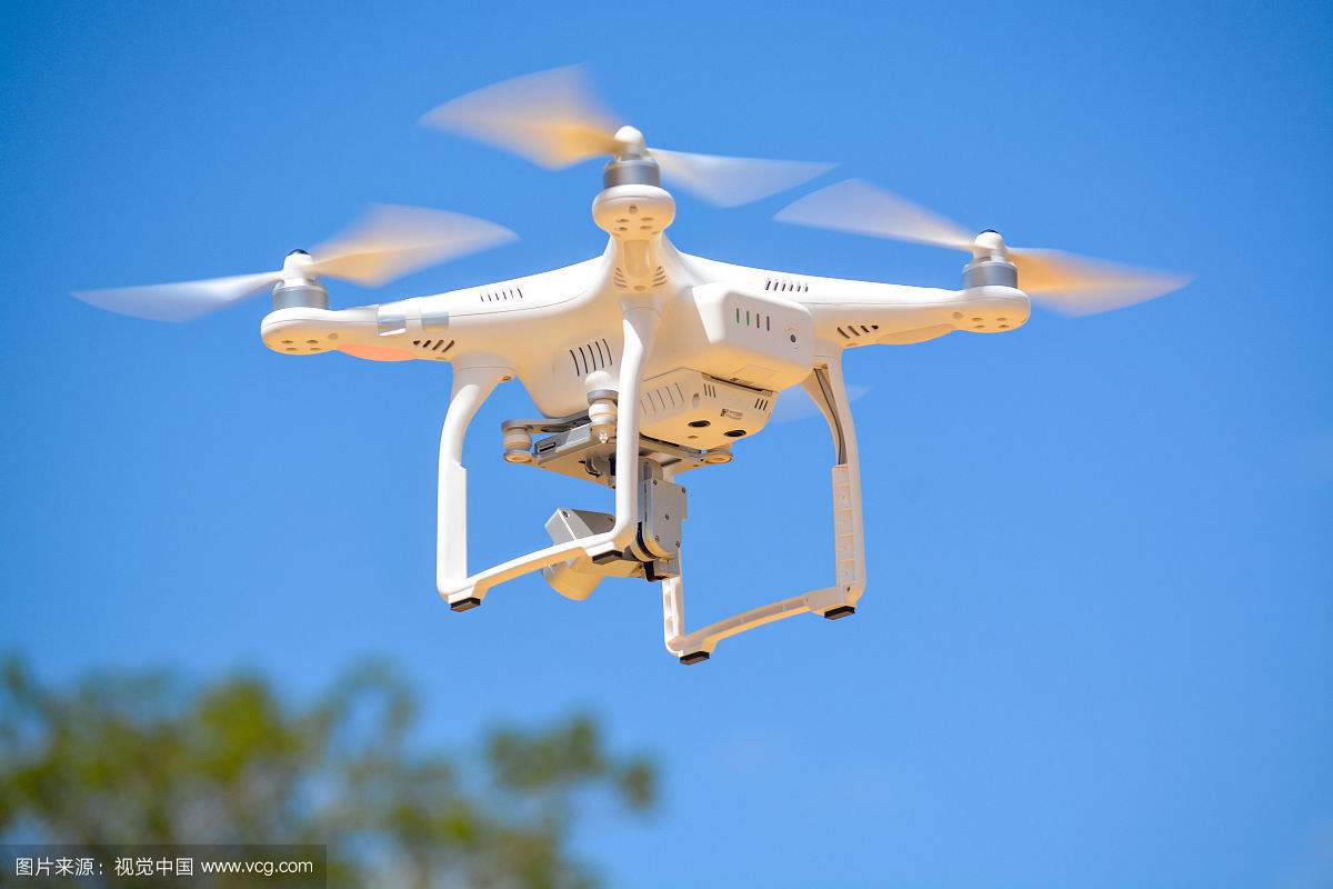 新东方"无人机小飞手"训练营